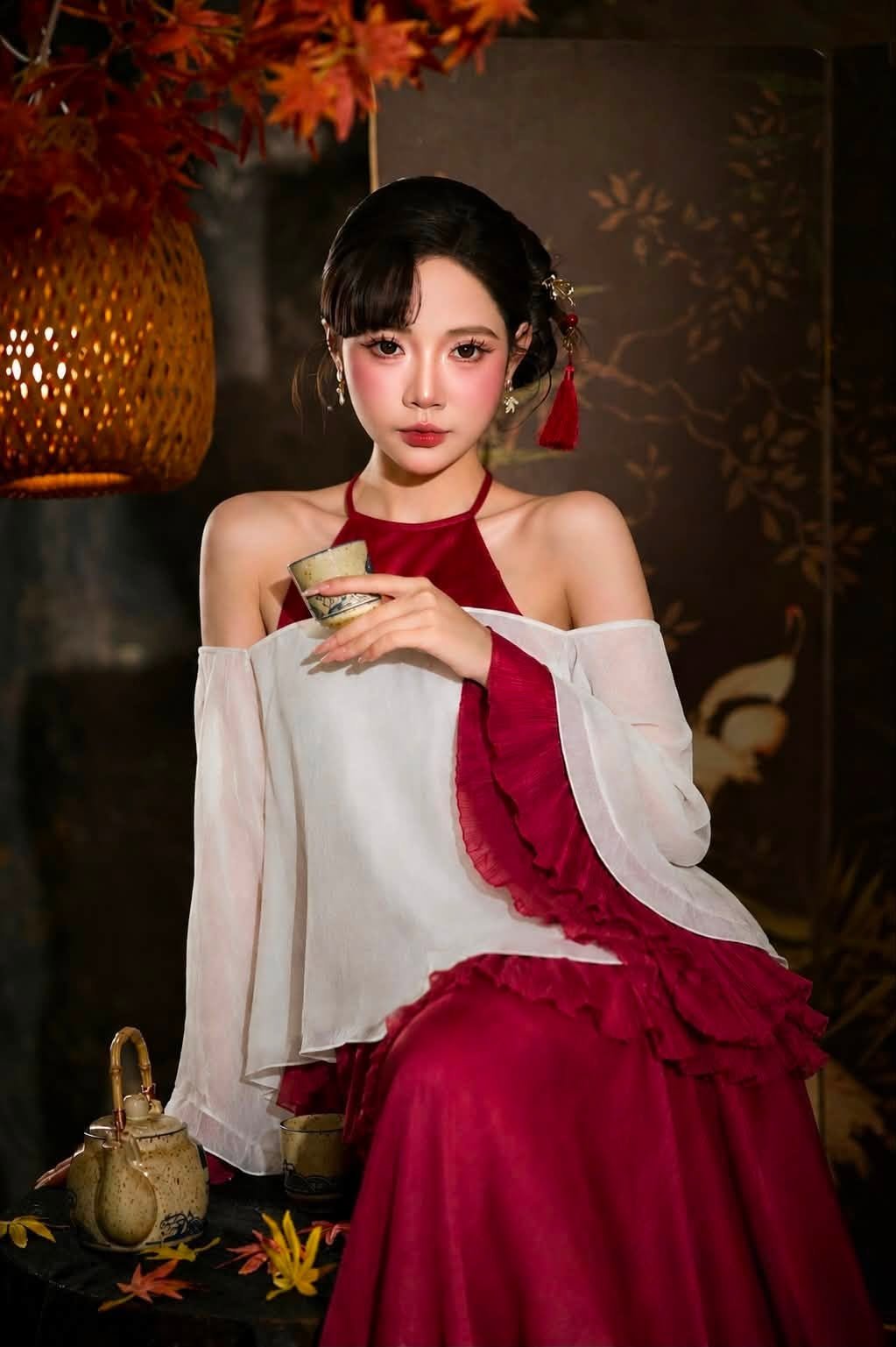 Cho Thuê Yếm Trắng Lụa Cổ Đỏ Tay Cánh Tiên