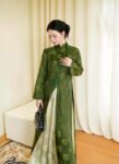 Cho Thuê Áo Dài Nữ Xah Lá Đậm Cổ Trụ Gấm Xẻ Tà