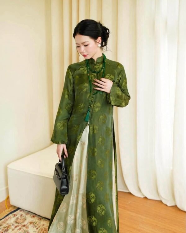 Cho Thuê Áo Dài Nữ Xah Lá Đậm Cổ Trụ Gấm Xẻ Tà