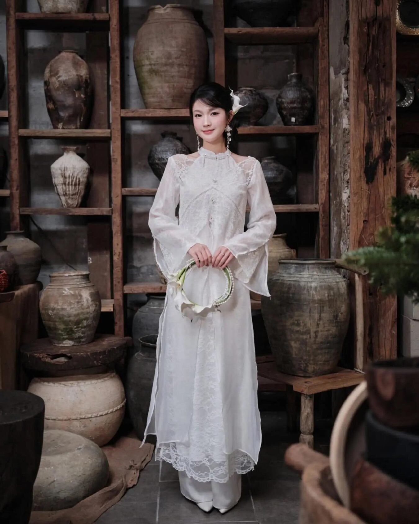 Cho Thuê Áo Dài Nữ Trắng Uyển Ngọc Trang Lana