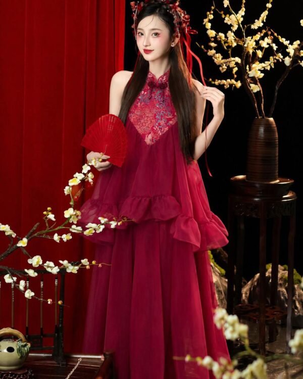Yếm Đỏ Hoạ Tiết Hoa Phượng Cổ Đính Ngọc Trai