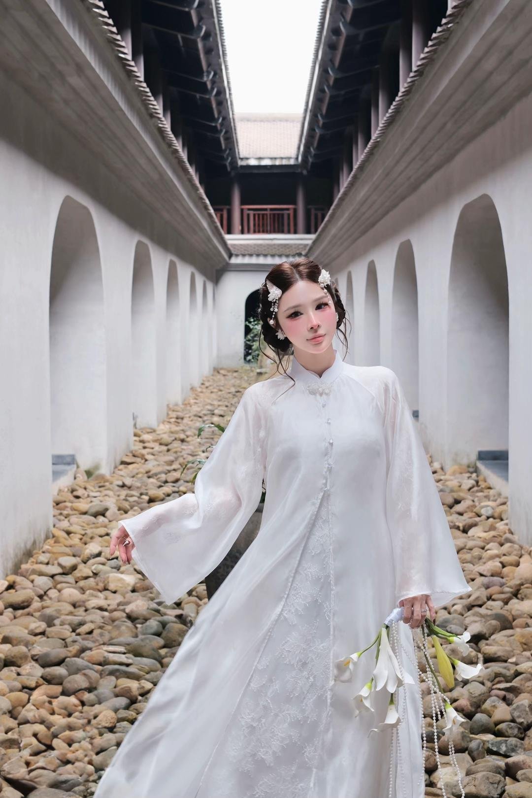 Cho Thuê Áo Dài Nữ Trắng Voan 2 Lớp