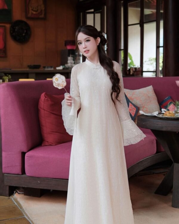 Cho Thuê Áo Dài Nữ Trắng Cổ Trụ Kim Sa Tay Loe