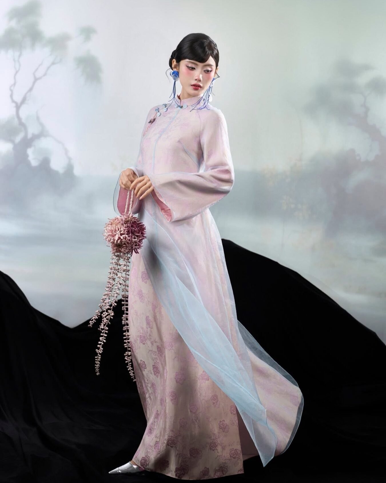 Cho Thuê Áo Dài Nữ Tím Pastel Yên Chi 4 Tà