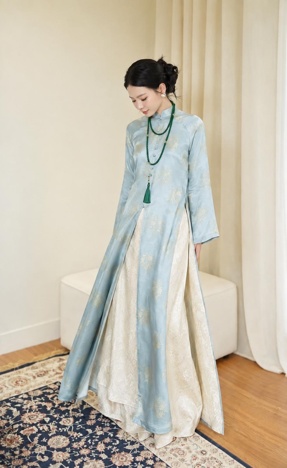 Cho Thuê Áo Dài Nữ Xanh Da Trời Cổ Trụ Gấm Xẻ Tà